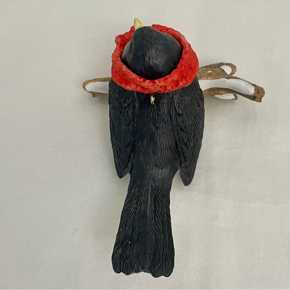 1998 Hallmark Keepsake Warm and Cozy Bird with Red Scarf Christmas Ornament. - Picture 7 of 12